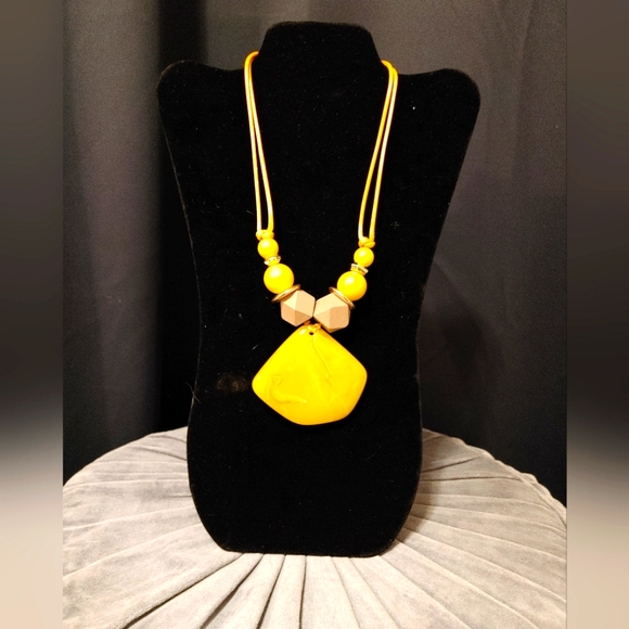 Fashion Accessories Necklace ✨🌟🥳 - Picture 3 of 6